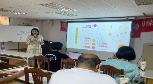 劉士豪教授與高惠娟博士前來授課